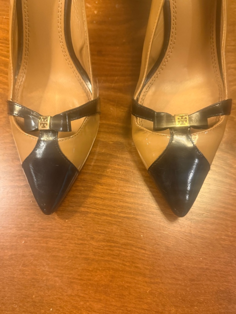 Tory Burch Tan Patent Leather Pointed Slingback Pumps Bow Black Trim Size 11 - Picture 3 of 10